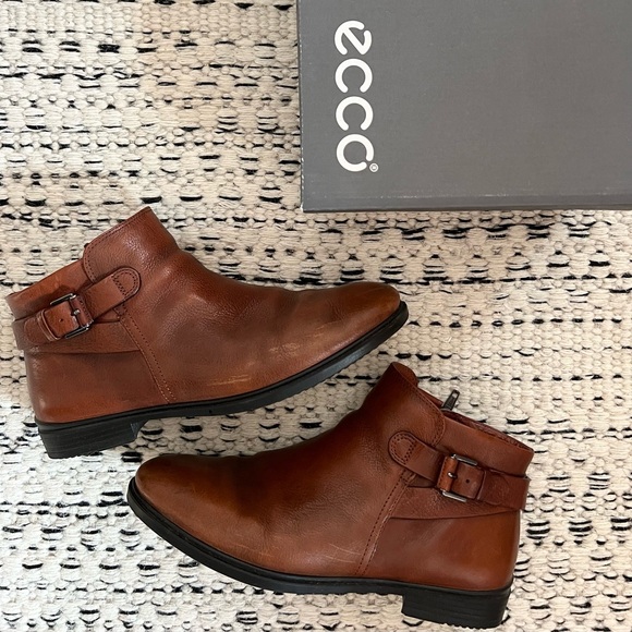 Ecco Shoes - Ecco Women’s Leather Ankle Booties with Buckle | Cognac | Size 8-8.5